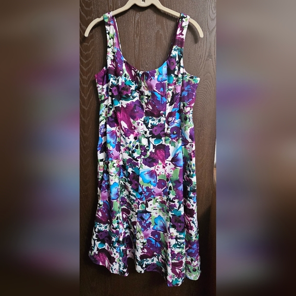 Connected Apparel Dress - Picture 1 of 3